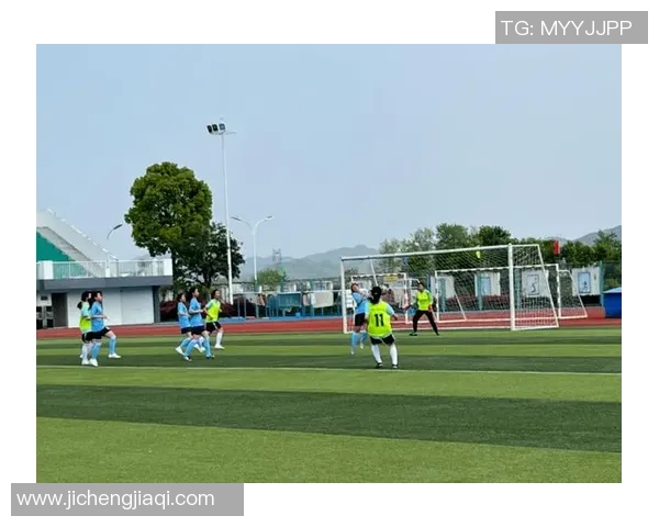 室内足球的魅力与乐趣探讨:一场激情四溢的室内足球赛体验分享 室内足球的魅力与乐趣探讨:一场激情四溢的室内足球赛体验分享