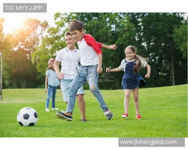 快乐足球小英雄们的校园冒险与成长故事漫画合集 快乐足球小英雄们的校园冒险与成长故事漫画合集