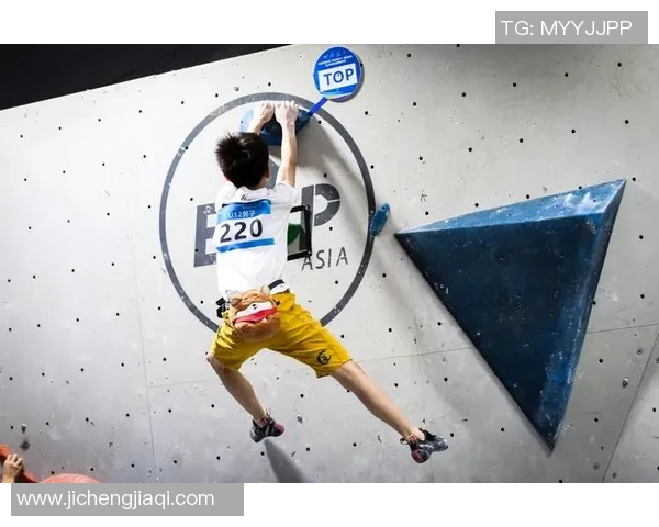 深圳攀岩队的默契配合与挑战精神揭秘攀岩运动的魅力与团队合作