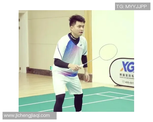 羽毛球新手必看:从力量训练到技巧提升的全面入门指南 羽毛球新手必看:从力量训练到技巧提升的全面入门指南