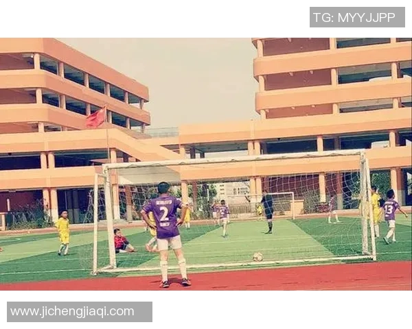 男短裤足球的魅力与时尚搭配探索让你在球场上尽显风采 男短裤足球的魅力与时尚搭配探索让你在球场上尽显风采