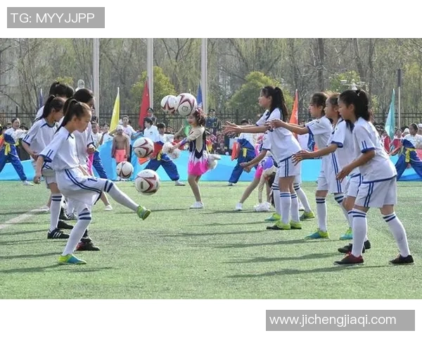 足球操的魅力与健康益处探索让我们一起享受运动的乐趣与活力 足球操的魅力与健康益处探索让我们一起享受运动的乐趣与活力